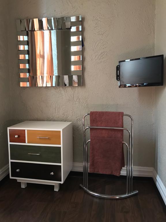 Small Single Room with Shared Bathroom
